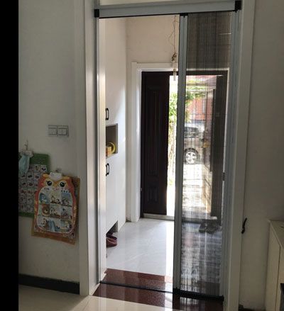 邢臺(tái)客戶自己安裝隱形無軌紗門